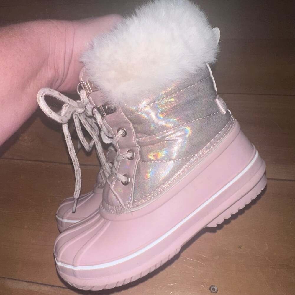 LONDON FOG Girls Bell Court Lined Snow Boot, Silver, 12 US Little Kid